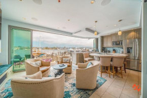 Waterfront Beach House Escape on Newport Bay